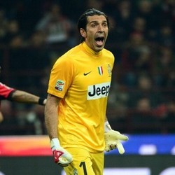 Dua Dekade Buffon Versus Milan