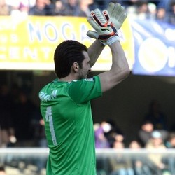 Pujian dan Teguran Buffon untuk Fans Juve