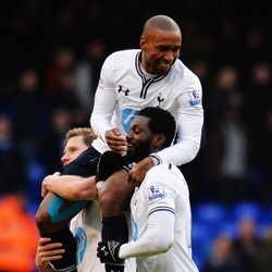 Sherwood Anggap Defoe sebagai Legenda Klub
