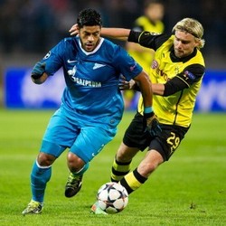 Dikaitkan dengan Dortmund, Hulk Membantah
