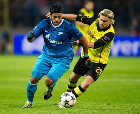 Dikaitkan dengan Dortmund, Hulk Membantah