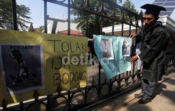 Dosen Nyambi Jadi Calo, Gelar SH dan SE Paling Banyak Peminat