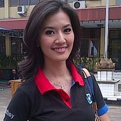 Sering Jenguk, Asty Ananta Sampaikan Salam Sayang ke Roger Danuarta