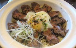 MAD Sajikan Kolaborasi Kuliner Timur dan Barat Bersuasana Pop Art