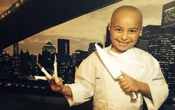 Mengidap Leukimia, Bocah Laki-laki Ini Membuat Acara Memasak