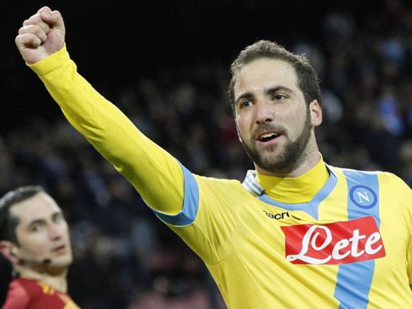 Kalahkan Swansea, Napoli Ke 16 Besar Liga Eropa 