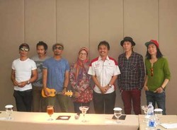 Gandeng Slank, Menpora Bakar Semangat Pemuda di Yogyakarta