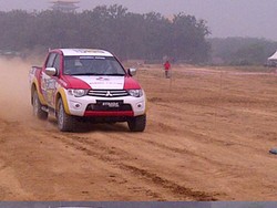 Konsumen Mitsubishi Strada Triton di Medan Diajak Speed Off-Road
