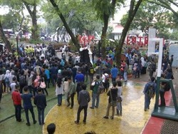 Ratusan Mojang Bujang Bandung Hadiri Peresmian Taman Musik Centrum