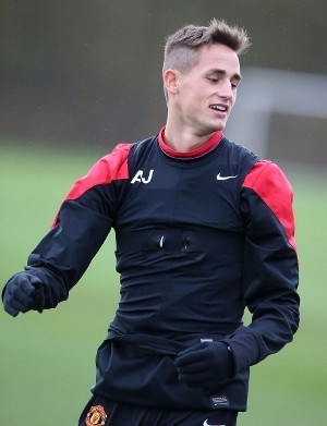Setan Merah Jaga Januzaj Baik-baik
