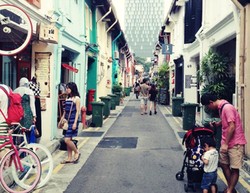 Hajj Lane, Tempat Belanja Barang Lokal Harga Miring di Singapura