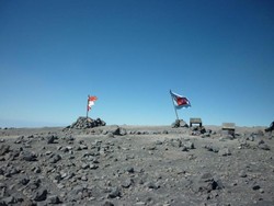 Beginilah Perjuangan Mendaki Puncak Para Dewa