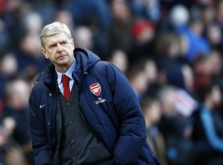 Wenger Pertanyakan Penalti Stoke