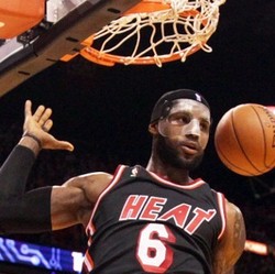 Pakai Topeng Baru, James Bantu Heat Bekuk Magic