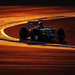 Hamilton Kuasai Tes Hari Terakhir