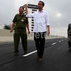 Jokowi Carikan Lahan untuk Foxconn di Penggilingan