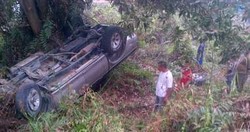 Akibat Kabut Asap, Mobil Dishut Pelalawan Riau Terjungkal Masuk Hutan