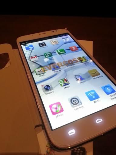 Selfie Pakai Phablet? Coba Evercoss Elevate