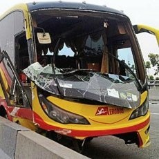 Mengenaskan! Sopir Bus di Malaysia Tewas Terlindas Busnya Sendiri