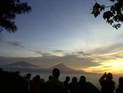 Sunrise Cantik Borobudur dari Bukit Punthuk Setumbu