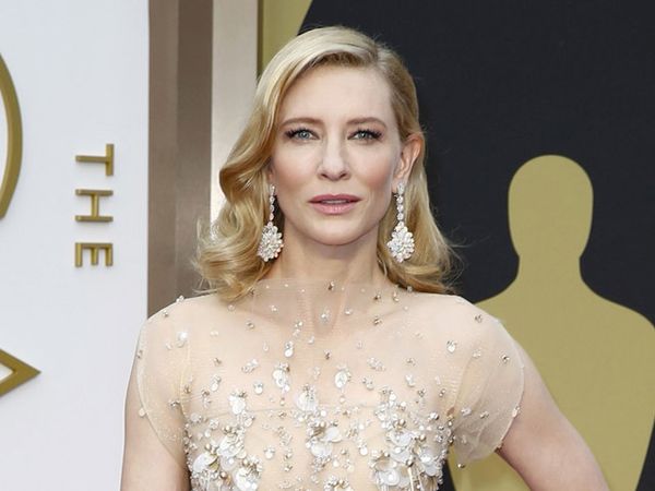 Cate Blanchett Menawan di Red Carpet Oscar 2014