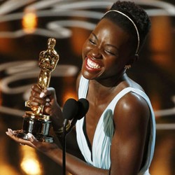 Kalahkan Jennifer Lawrence, Lupita Nyongo Raih Piala Oscar Pertama