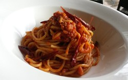 Otterhound: Gurih Pedas Spaghett yang Berkolaborasi dengan Thai Anchovy