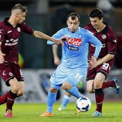 Ditahan Imbang Livorno, Napoli Gagal Tipiskan Jarak dengan Roma