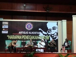 Mahfud: Artidjo Bikin Koruptor Tak Tertawa Saat Divonis