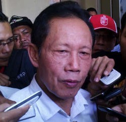 Pesan Bang Yos untuk Calegnya: Lebih Baik Berdoa Menang daripada ke Gua