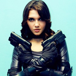 Alexa Key Nikmati Peran Penjahat Seksi Berdarah Dingin