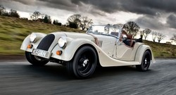 2 Mobil Desain Klasik Ini Siap Unjuk Gigi di Geneva