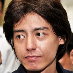 Ibunda Baru Bisa Makan Enak Saat Dekat Roger Danuarta