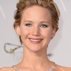 Jatuh Lagi di Acara Oscar, Jennifer Lawrence Takut Disangka Cari Perhatian
