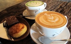 Crematology: Duduk Santai Ditemani Cappuccino dan Green Tea Latte