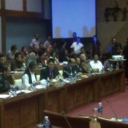 Rapat Dahlan Iskan dan Komisi IX DPR Soal Outsourcing Memanas