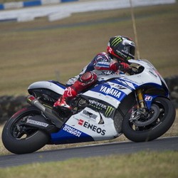 Lorenzo Kembali Tercepat