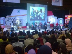 Mantap Nyapres, Anis Luncurkan Buku Gelombang Ketiga Indonesia