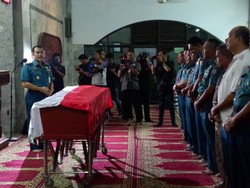 Jenazah Sertu Imam Dibawa ke Rumah Duka di Bekasi