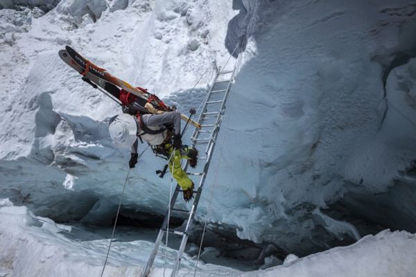 Panorama Indah dari Puncak Dunia