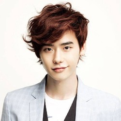 Sembuh Dari Flu Babi, Lee Jong Suk Syuting Doctor Stranger ke Hungaria