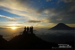 Sunrise Emas di Puncak Sikunir, Dieng