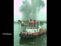 Proses Evakuasi Korban Ledakan Gudang Amunisi