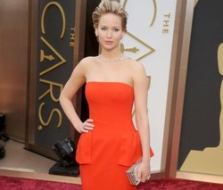 Takut Kelaparan Lagi, Jennifer Lawrence Bawa Bekal Camilan ke Acara Oscar