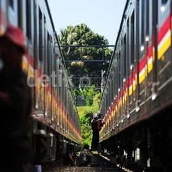 KAI Gelontorkan Rp 3 Triliun Perbaiki Sinyal Tua dan AC KRL