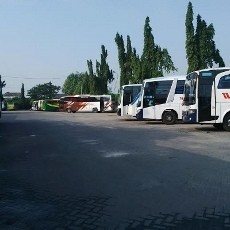 Awak Bus TOW Geruduk Kantor Walikota Surabaya