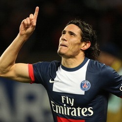 Cavani Disarankan Tidak Pindah ke Inggris
