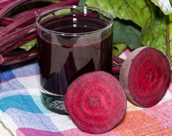 Racik Jus Selada Air dan Bit untuk Kulit Kencang dan Mulus