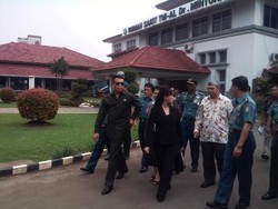 Jenguk Korban Ledakan Gudang, Komisi I: 3 Anggota Masih Kritis