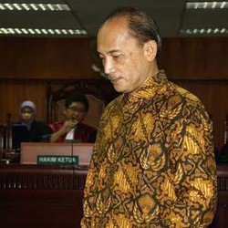 Ikut Dengar Dakwaan Budi Mulya, Ini Tanggapan Istri dan Nadya Mulya